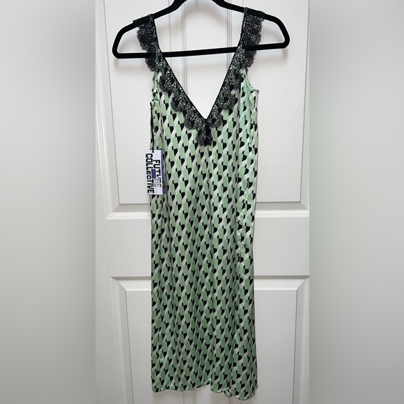 💚 NWT! Satin & Lace Slip Dress - Picture 3 of 5